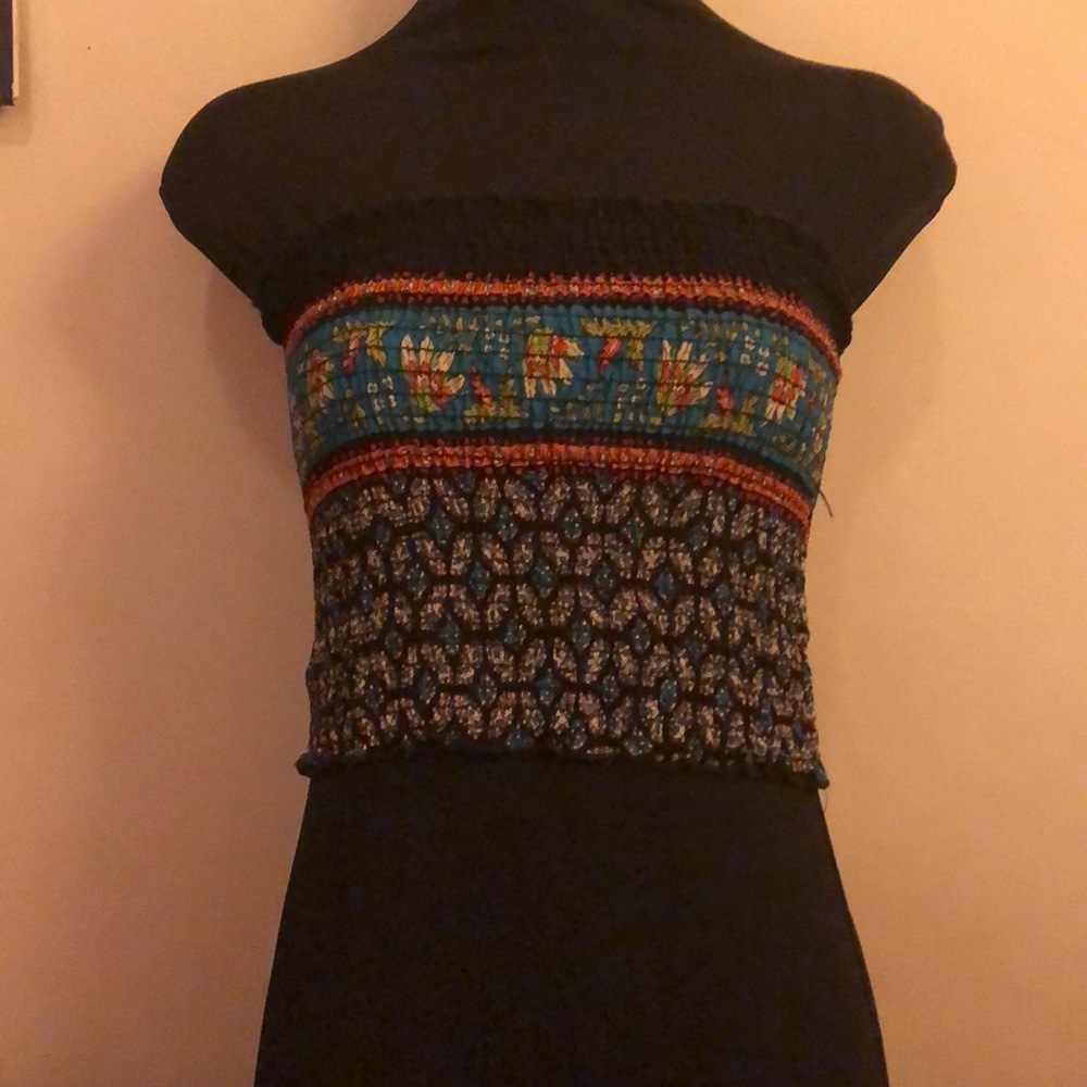 ABOUT TO DONATE Boho smocked tube top 🌻